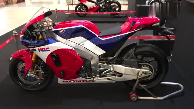 实拍本田RC213V-S，全身黑科技，售价超百万，川崎H2比不了！