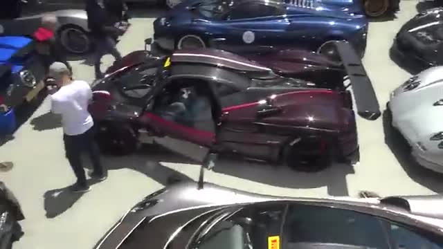 帕加尼超级跑车相聚！海外实拍欣