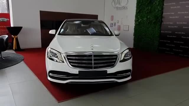 2020款奔驰S450L到店实拍，打开车门看到内饰，给个不喜欢理由
