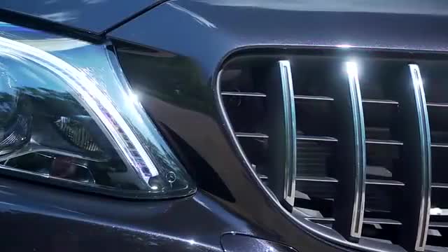 宝马M4的前脸造型看起来比较新颖