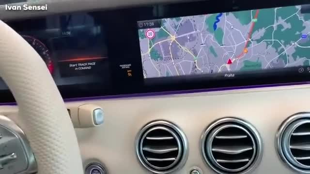 2020款奔驰AMGS63敞篷版，中控区