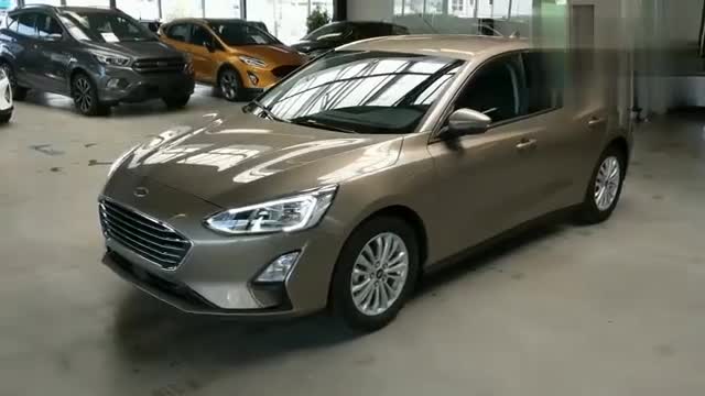 实拍新款福特福克斯，依旧坚持年