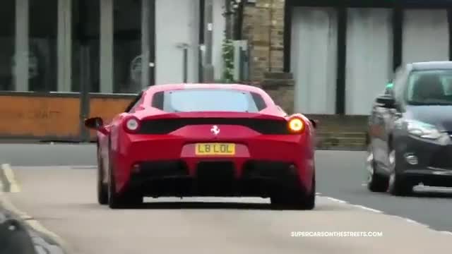 运动感不错的跑车海外街头实拍