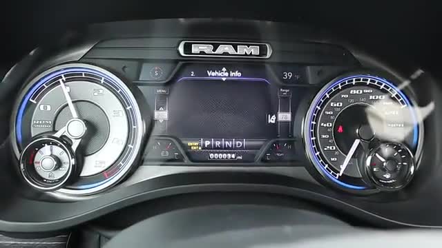 仪表盘实拍展示，2020款道奇Ram15