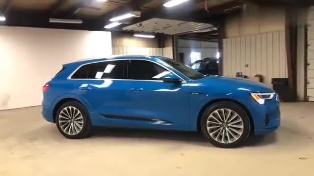 实拍奥迪e-tron，5.7秒破百续航470公里