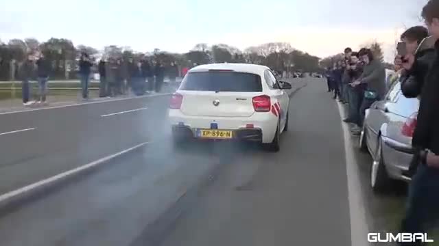 这是一场很棒的跑车展示，你难道