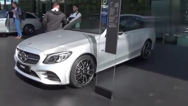 奔驰全新C级旅行车，内饰真不赖！