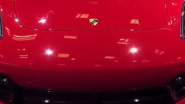 令人心动的保时捷Panamera，犀利眼神