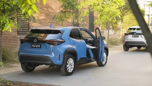 丰田yaris2021款,2021款丰田皇冠新款 丰田雅力士crossgxl版本2021款车型