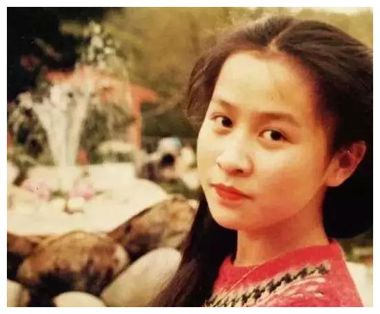 1990年，刘嘉玲被绑架3小时后，情绪崩溃对梁朝伟说：我没有受辱