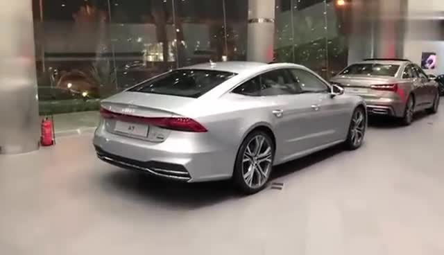 中东版奥迪A7到店实拍，新款LED光