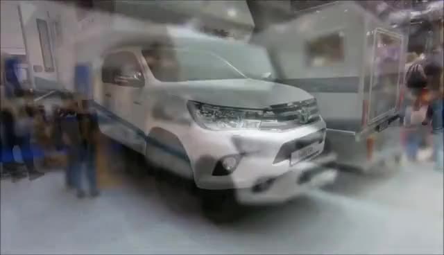 实拍丰田海拉克斯改装房车