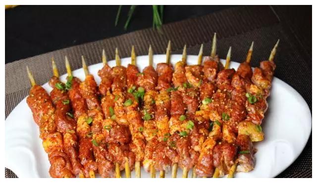 用烤箱也能烤出美美的羊肉串 细嫩入味更好吃