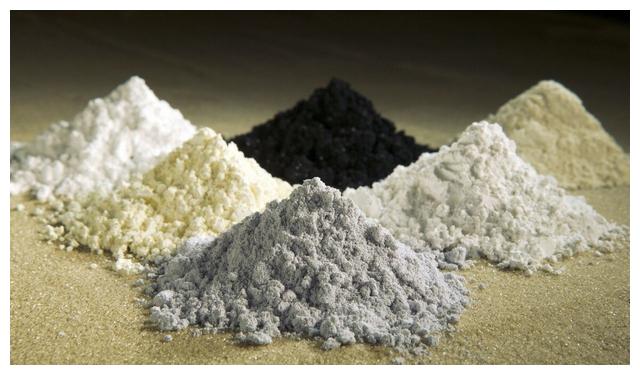 大多数重稀土来自缅甸和中国的离子吸附粘土矿床和磷钇矿矿化,少量