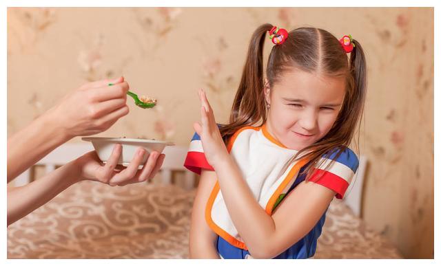 让孩子更加厌食的6种哄吃饭招数,却是大多数父母都在用