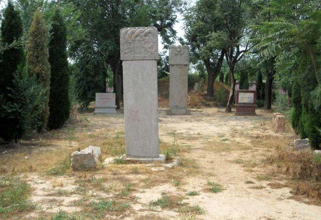纪晓岚墓地被挖开,埋着七个女子,专家:纪晓岚"真实面目"揭开