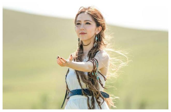 近期最受欢迎华语女歌手:张韶涵仅排第8,杨超越第2,第