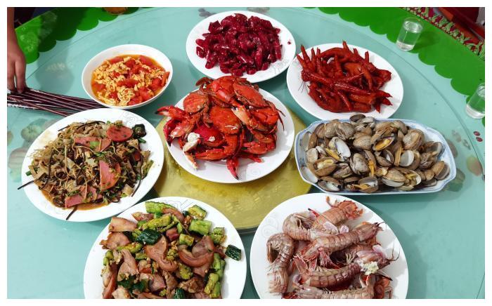 晒山东丈母娘招待女婿的饭菜,在朋友圈沸腾,网友:还招女婿吗?休闲区蓝鸢梦想 - Www.slyday.coM 晒山东丈母娘招待女婿的饭菜,在朋友圈沸腾,网友:还招女婿吗?休闲区蓝鸢梦想 - Www.slyday.coM