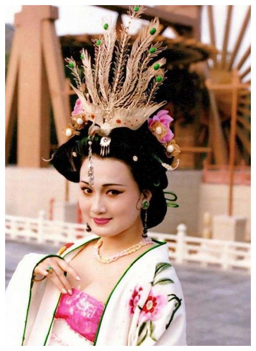 林芳兵最美杨贵妃一颦一笑皆风情一动一静都动容牡丹之姿