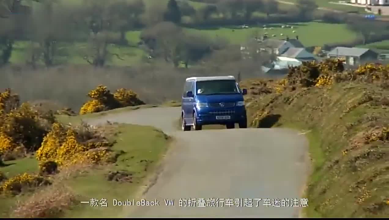 酷爱户外旅行，小型车变身大空间的旅行车，有床有厨房这才叫旅行