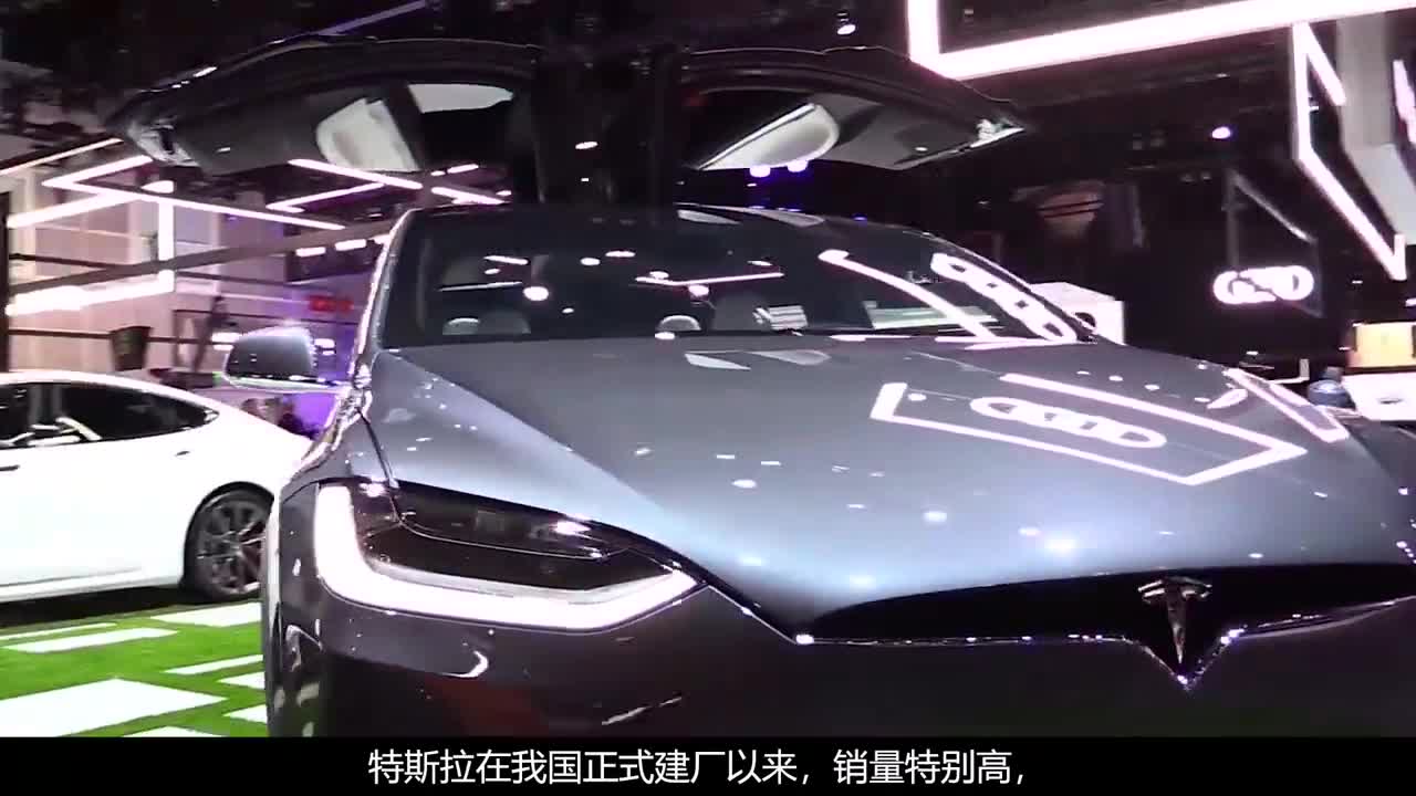 特斯拉车主为了省钱，从家里接线充电，网友：胆子真大！