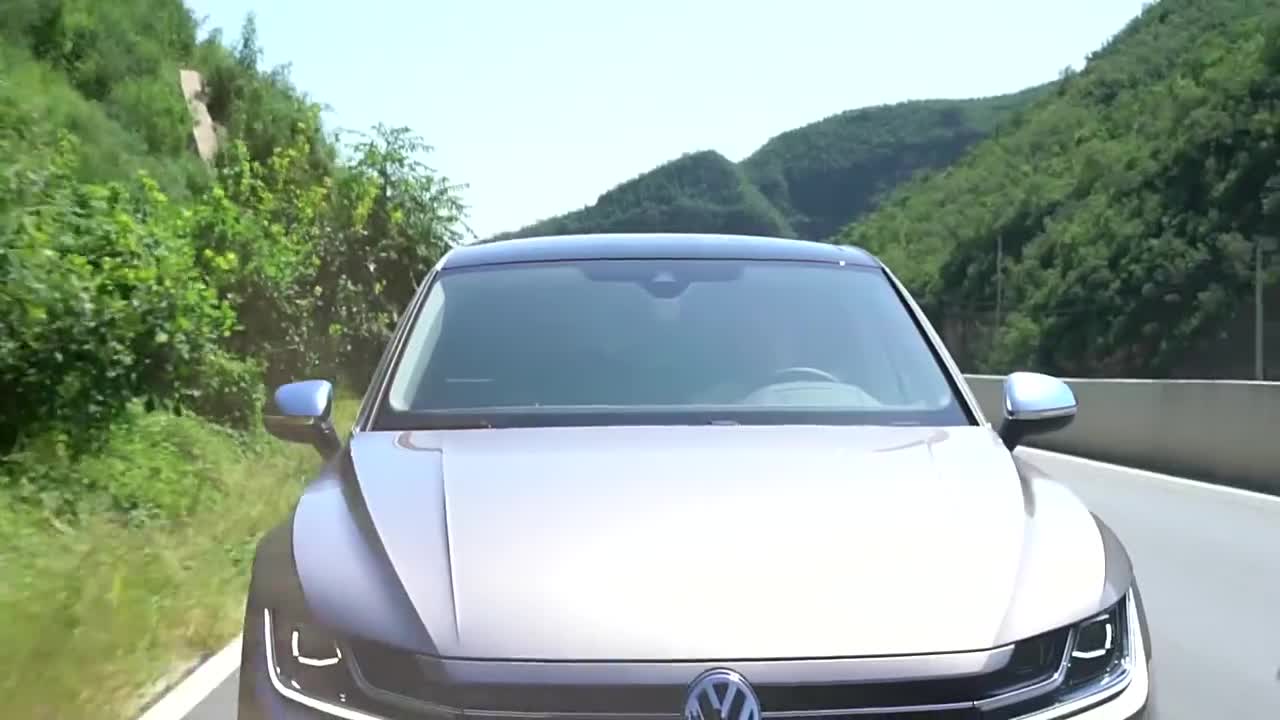 全新大众CC掀背式后箱能躺着看星星！