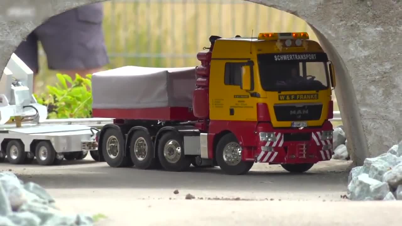 神奇的重型卡车遥控模型迷你卡车的工作