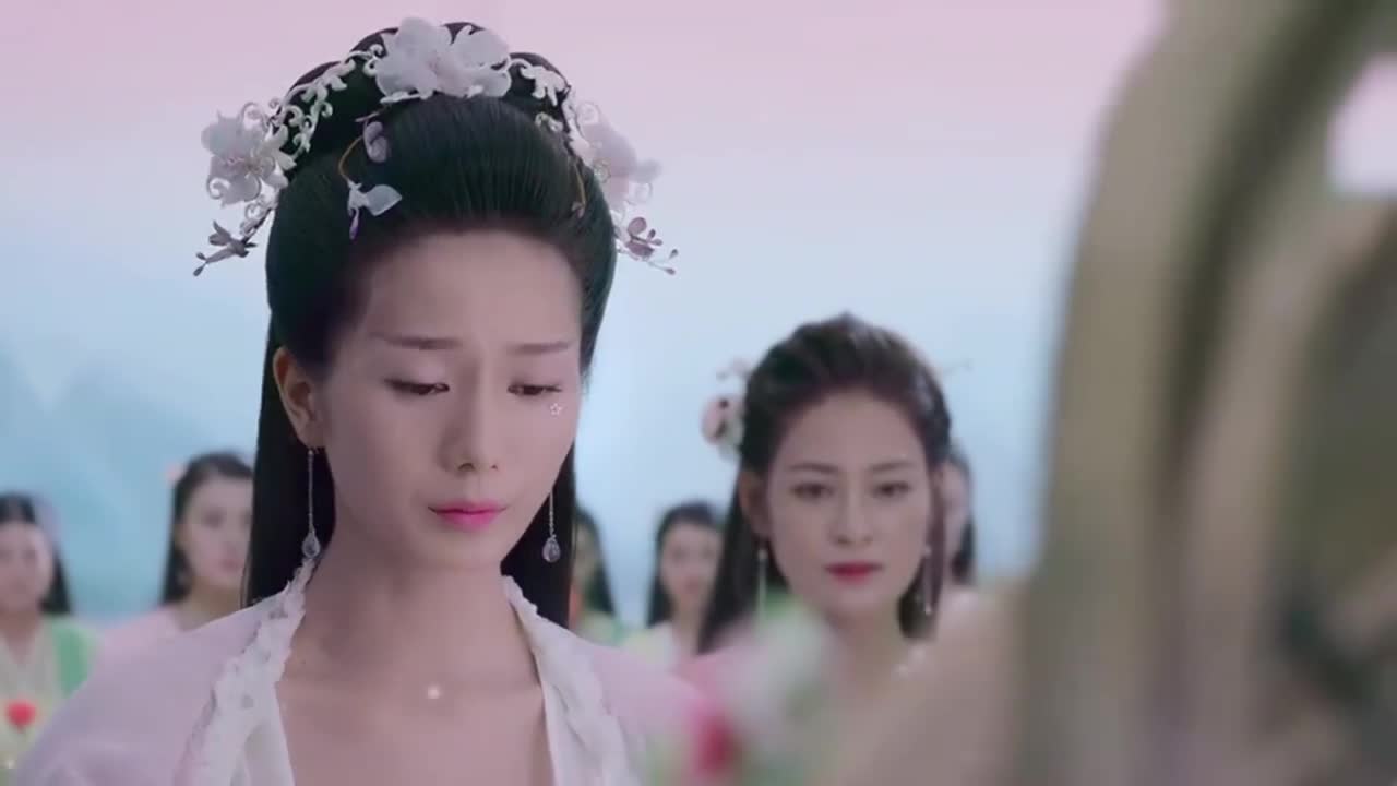 香蜜沉沉烬如霜花神的祭祀上锦觅被玉兰芳主叫到了最前面跪下