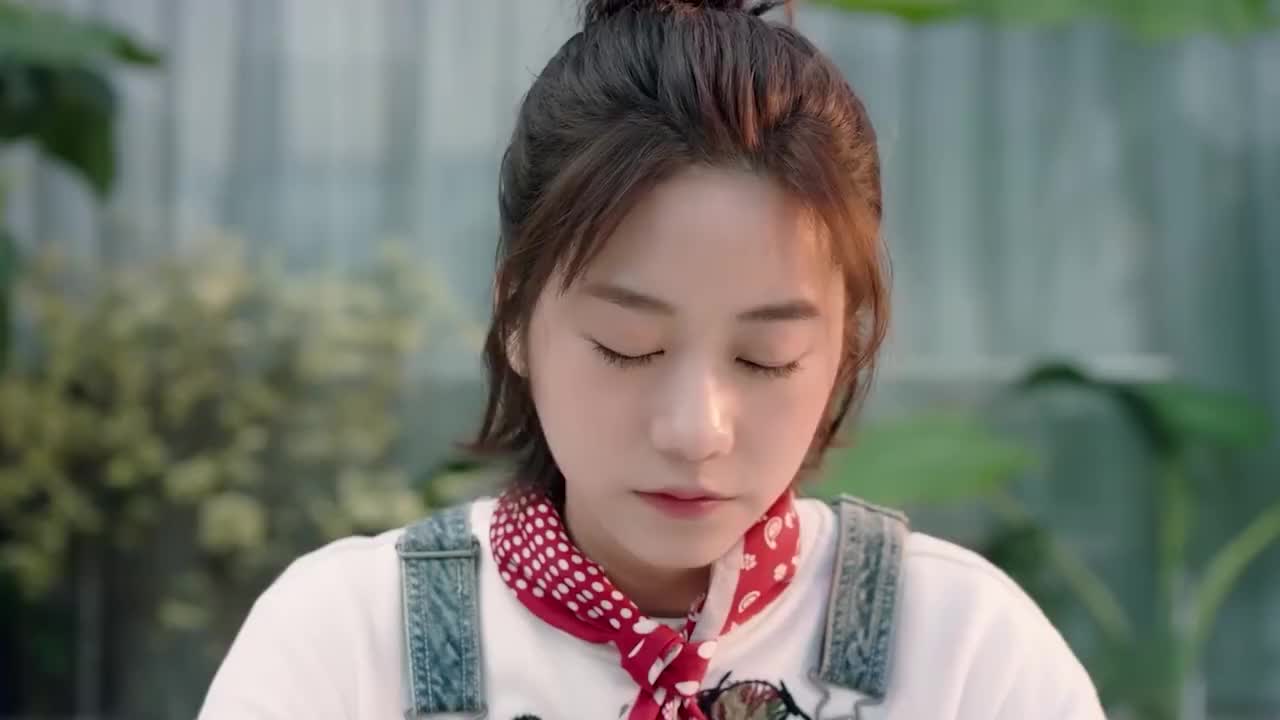 加油呀茉莉生活如此无聊不如到外面走走也许幸运就在街角