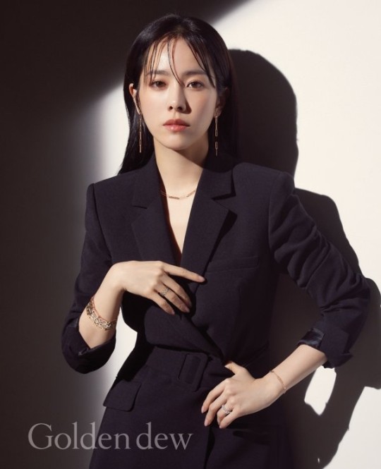 韩国女艺人韩志旼拍珠宝品牌宣传照