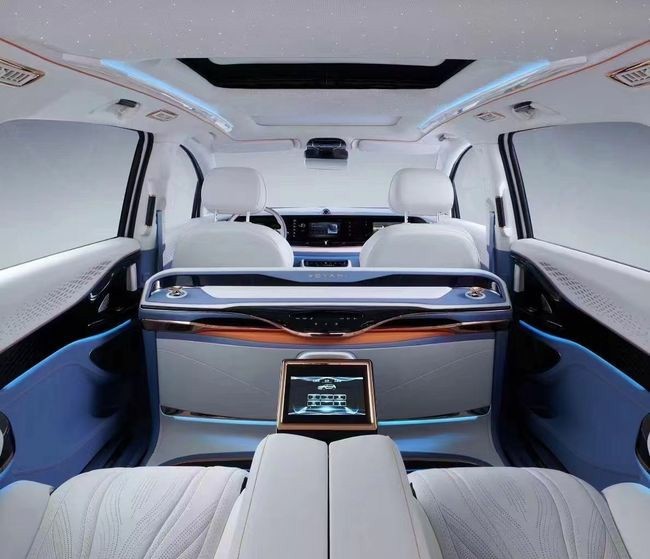 车长超过五米三 这辆岚图梦想家真的是太豪华了休闲区蓝鸢梦想 - Www.slyday.coM 车长超过五米三 这辆岚图梦想家真的是太豪华了休闲区蓝鸢梦想 - Www.slyday.coM