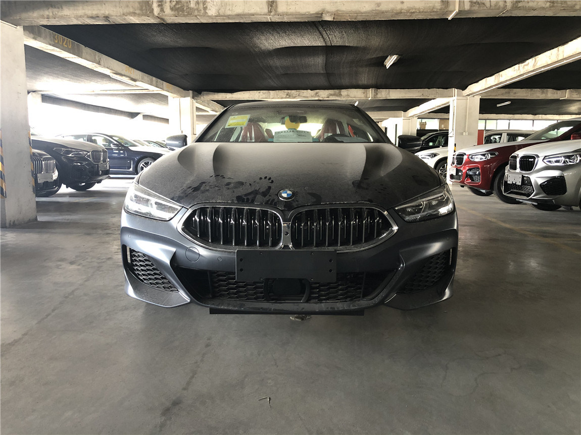 宝马 840i 四门轿跑车 M运动套装 磨砂极地灰/云锦红/黑