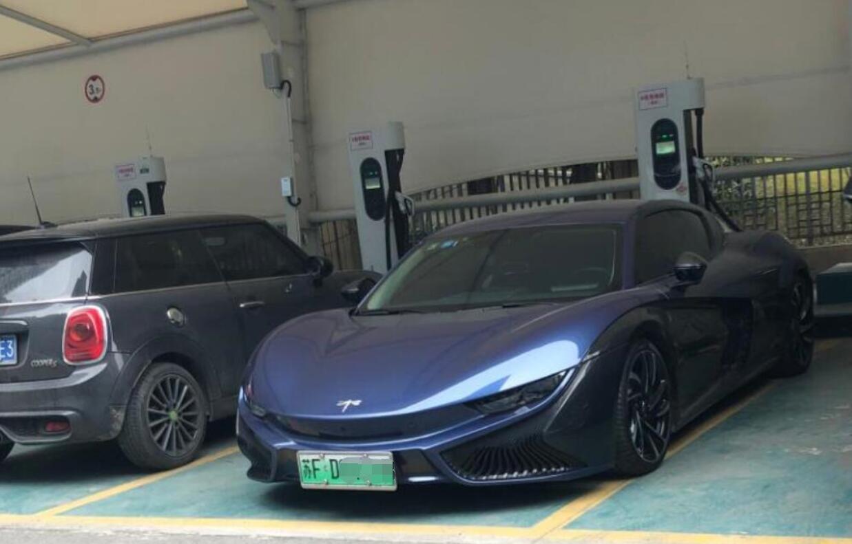 南通街头实拍国产前途K50跑车，外观不输迈凯伦！