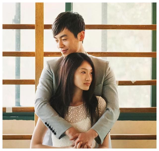 朱亚文沈佳妮相爱七年,如今有两个可爱的女儿,一家四口其乐融融