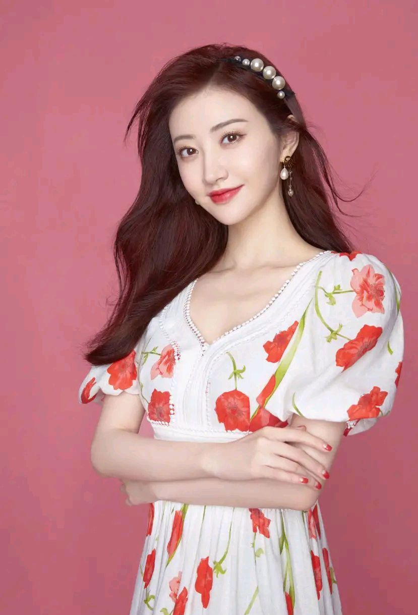 景甜精美壁纸:真是大美女一枚,越发的美丽动人了!