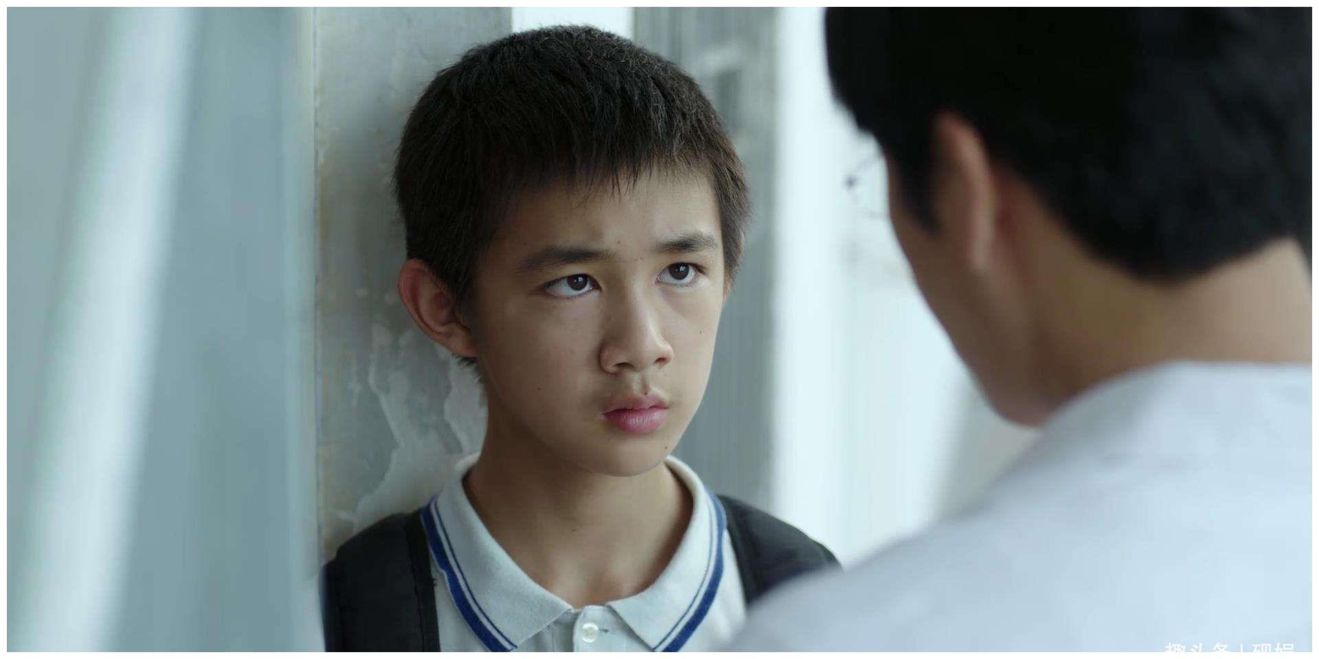 惹哭巩俐打动姚晨,拍戏20年却买不起老家一套房,不红是他的错?