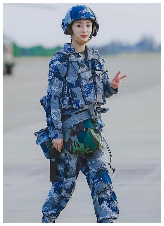 回看真正男子汉杨幂小小身板可爱小脑袋怎么这么娇憨