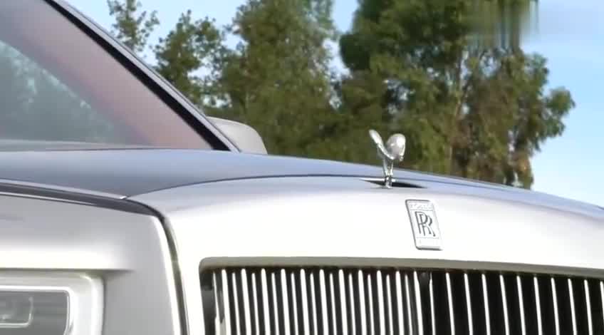 900万劳斯莱斯幻影，老板桌和脚踏自动升降时才觉得钱花到位了