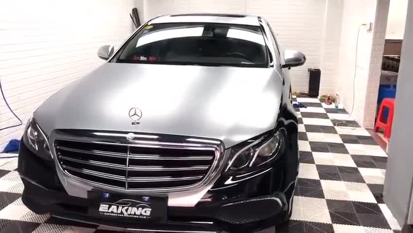 奔驰e300双拼汽车贴膜改色汽车