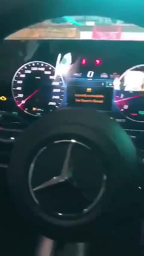 全新奔驰S内饰，你们感觉咋样？