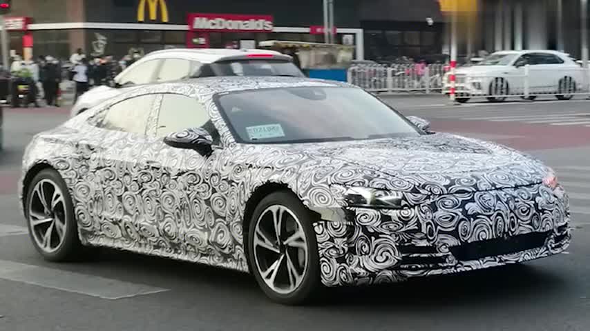 奥迪电动轿跑国内实拍，2月9日亮相，百公里加速3.5秒