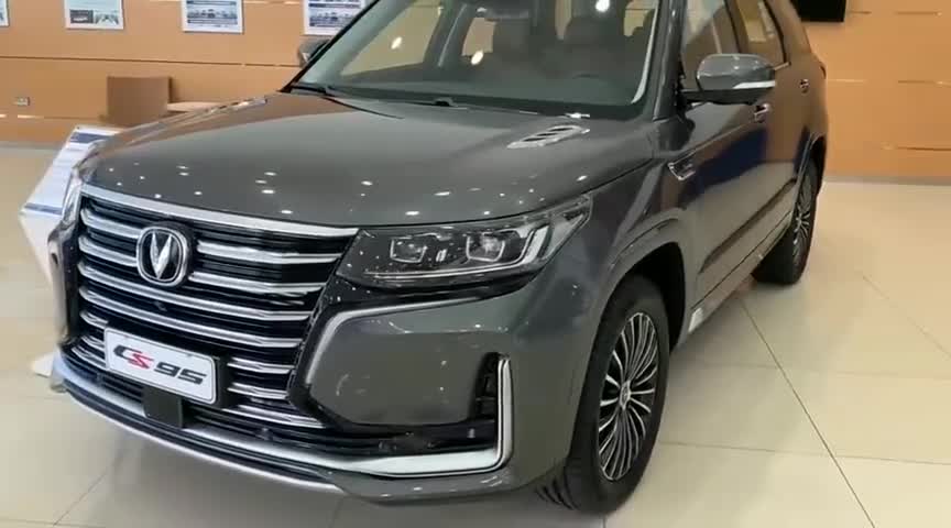 实拍长安CS95，气派十足的国产中大型SUV
