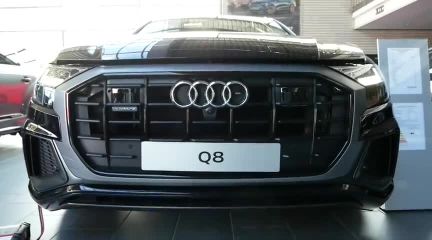 2020款奥迪Q8高清实拍