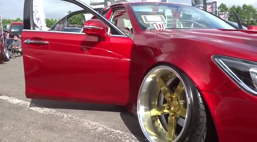 全新一代丰田皇冠CROWN，外观和内饰实拍