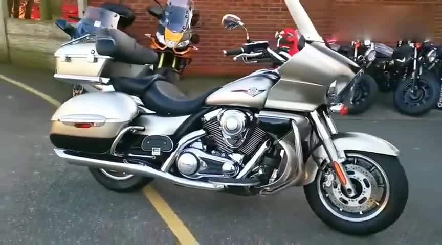 实拍川崎大火神，排量高达17升，对标哈雷大滑翔，霸气十足