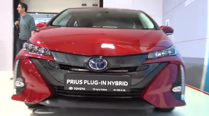 重磅新车，实拍2020款丰田PriusHybrid版，简直太帅了！