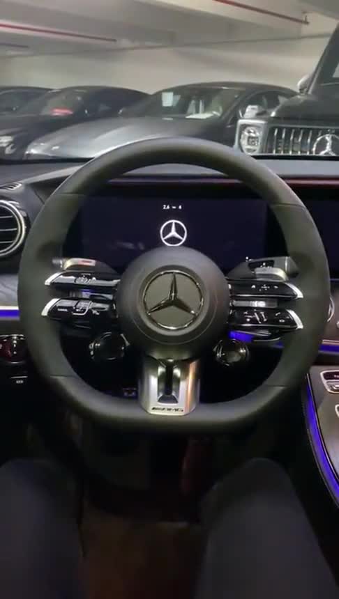 奔驰AMG性能车内饰，看到细节之后，就知道贵在哪里