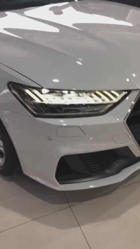 奥迪全新A7，价值比大哥A8都贵，打开尾门就知道贵在哪里！