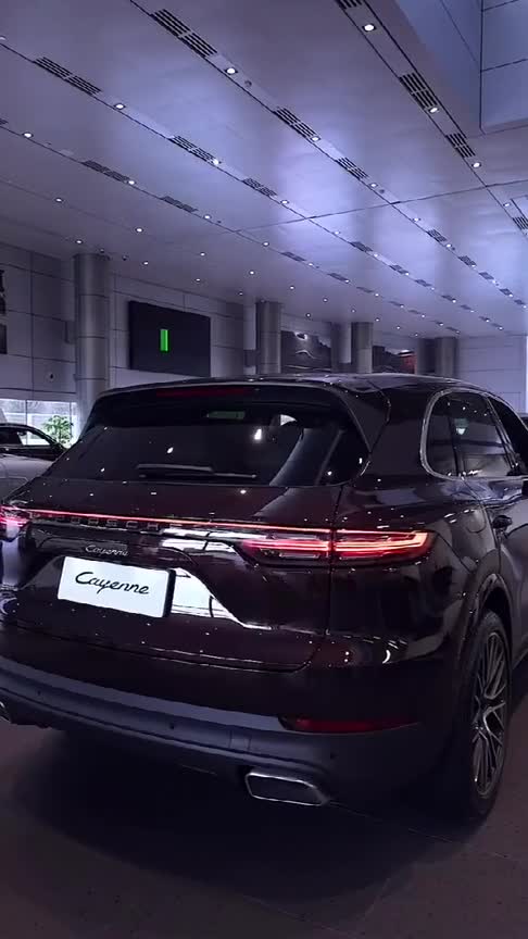 高清实拍2021款保时捷卡宴外观及内饰