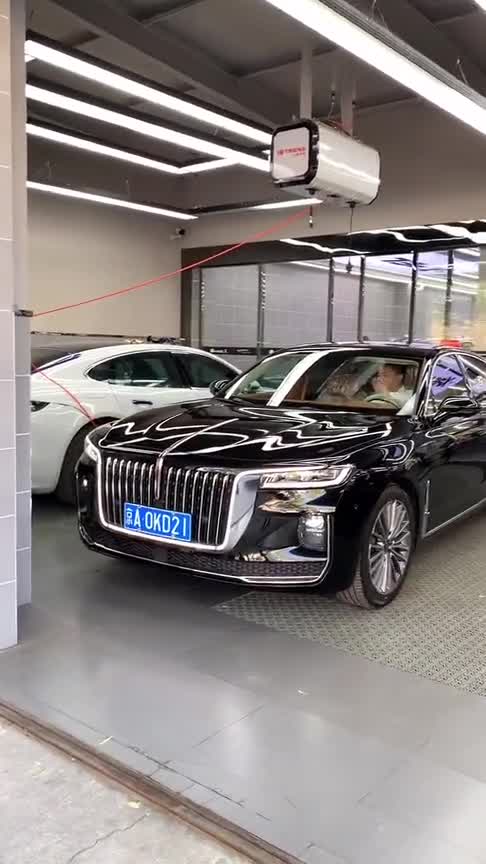 被称为国产版劳斯莱斯，全新红旗H9，外观确实霸气！